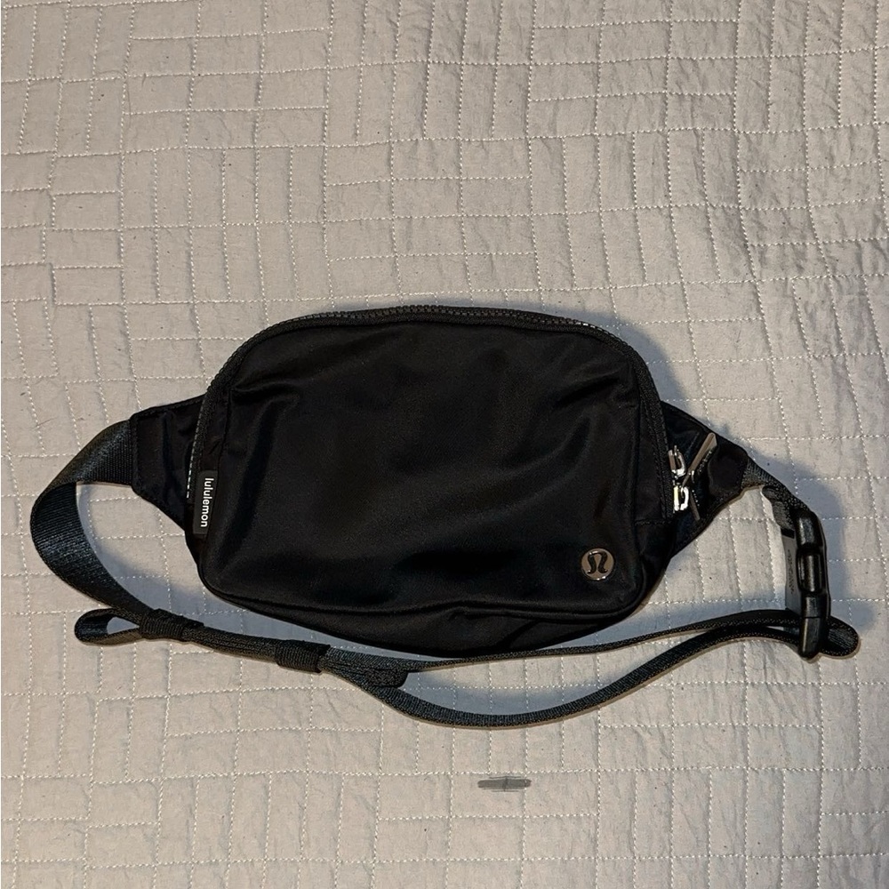 Lululemon belt bag